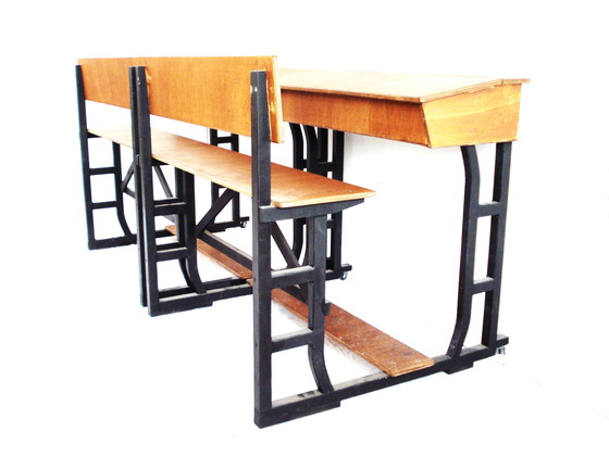 Image 1 of Große Schule Schreibtisch aus Holz auf Rädern mit Klappe, ideal für Catering oder Büro