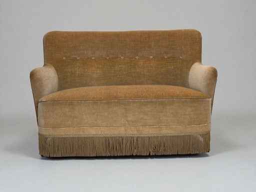 1970er Jahre, dänisches 2-Sitzer-Sofa, hellgrüner Möbelvelours.