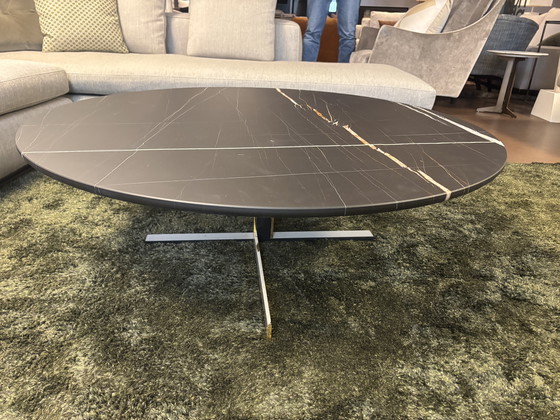 Image 1 of Minotti Catlin coffeetable sahara Marble 113cm 
