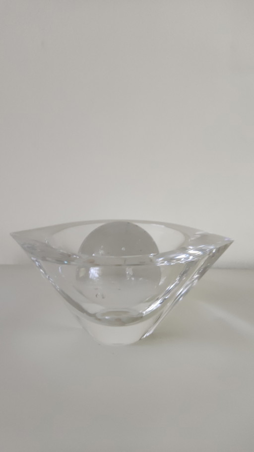 Elegante cuenco decorativo vintage de cristal Orrefors con bola suelta.