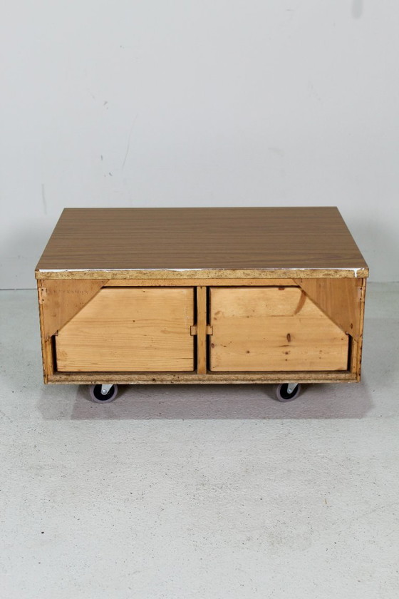 Image 1 of Ensemble vintage d'armoires suspendues