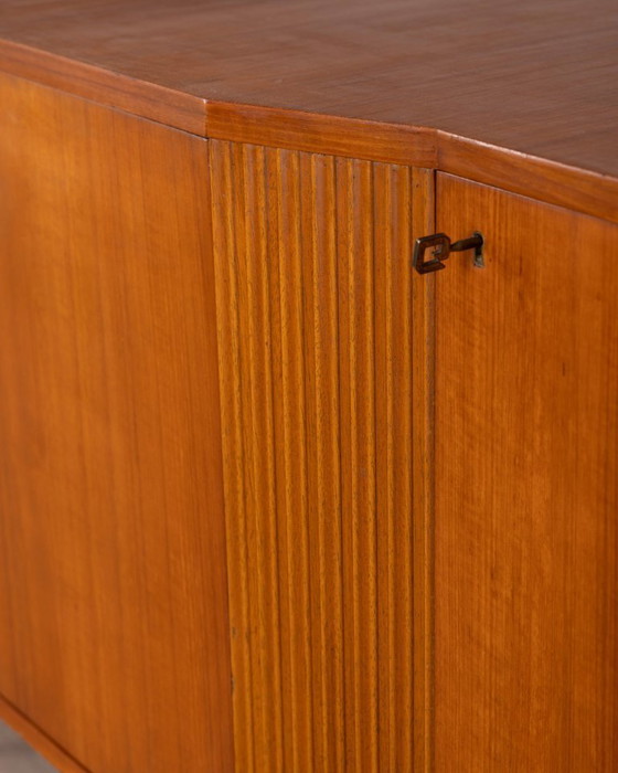 Image 1 of Vintage teakhouten dressoir uit de jaren 60 met wandmontagesysteem, Italiaans design.