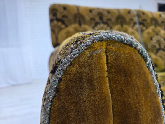 Image 1 of Deense tweepersoons slaapbank/bank met neerklapbare armleuningen uit de jaren 30, bekleed met groen meubelvelours.