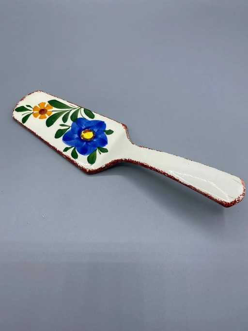 Paletta per torte in maiolica decorata con motivi floreali e dipinta a mano, Germania – servies