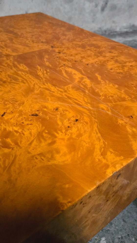 Image 1 of Table basse Jean-Claude Mahey pour Roche Bobois, placage de loupe d’orme, années 70