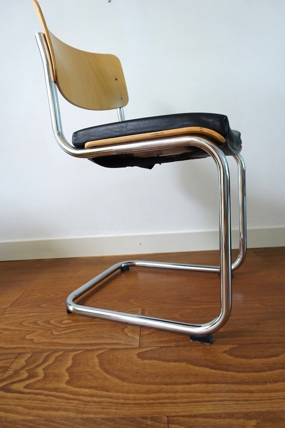 Thonet Mart Stam S 43 (5 x) – Eetkamerstoelen, Leather, Wood (photo 21 of 26)