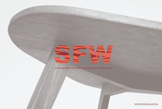 Image 1 of Mesa de centro ZWAARD, hecha a mano con madera maciza de meranti