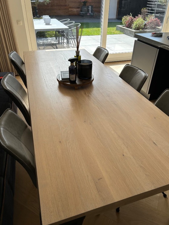 Image 1 of Tavolo da pranzo Bert Plantagie abbastanza nuovo - Rovere con struttura in metallo