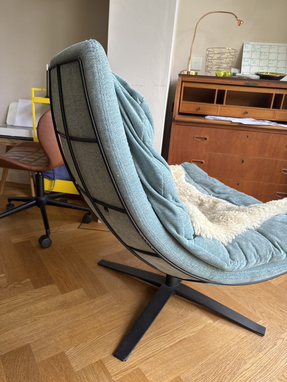 Image 1 of Lovely swivel chair