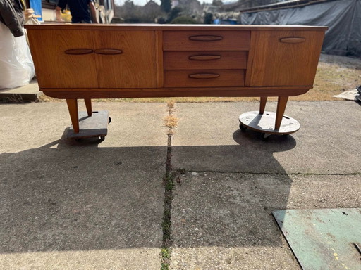 Buffet bas vintage en teck doré de Jentique, années 1960