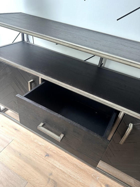 Image 1 of Buffet moderne avec cadre en métal