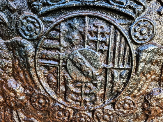 Image 1 of Placa de chimenea "Escudo de Lorena"
