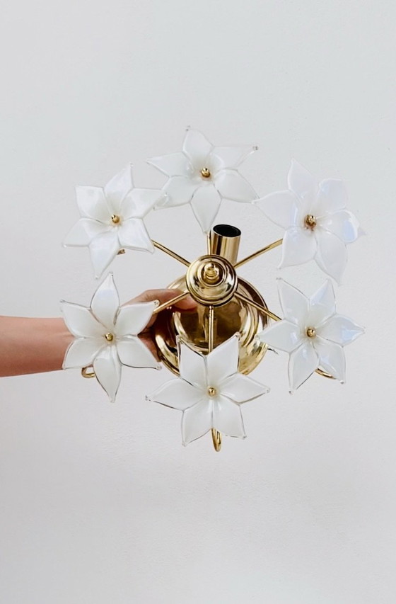 Vintage Italian Murano Floral Ceiling Light, 6 White Hand-Blown Glass Flowers, Metal (photo 2 of 8)