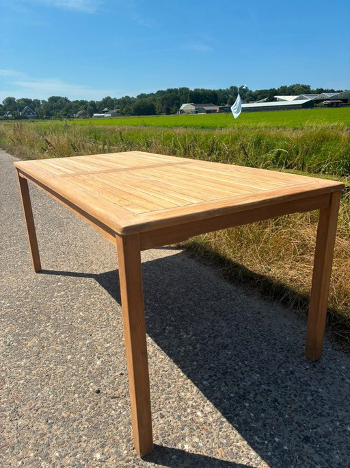 Beautiful & Robust Teak Garden Table 180x90 - As New -
