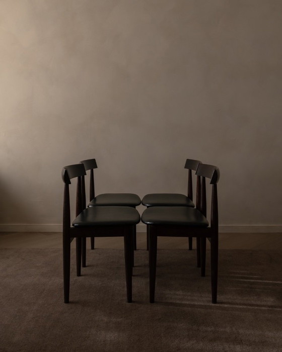 Image 1 of Set van 4 vintage Hans Olsen "Roundette" eetkamerstoelen voor Frem Røjle · Model 631 / 630 serie