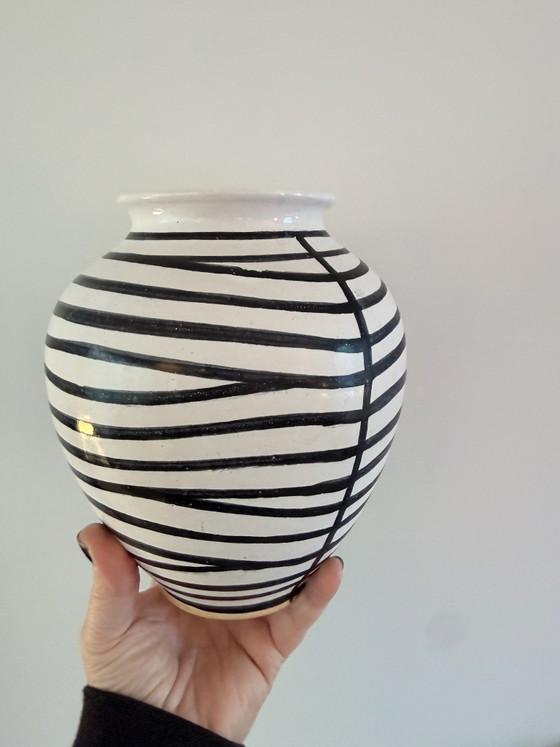 Handmade vintage design studio vase with black and white lines (Sixties), Stone (photo 3 of 7)