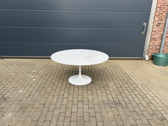Image 1 of Original round Knoll Tulip dining table (152cm) Carrara marble NEW CONDITION!!