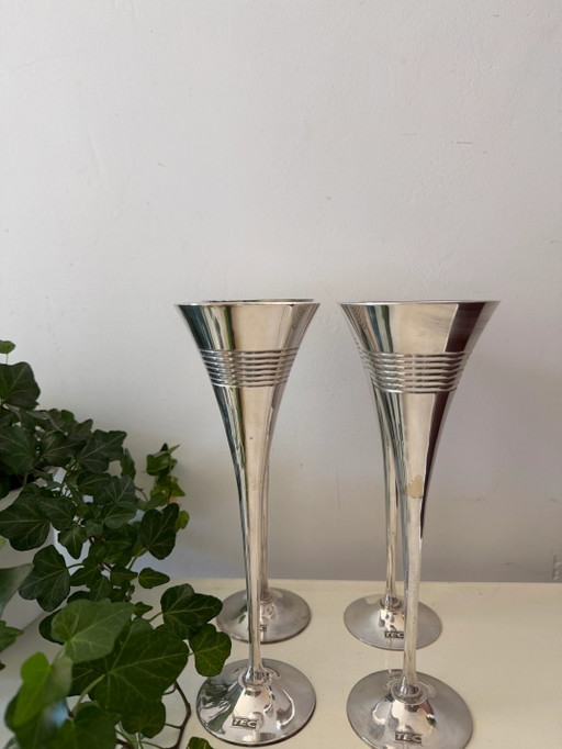 Set of 4 silver-plated champagne flutes