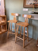 Set van twee vintage brutalist design beukenhout barkrukken 
