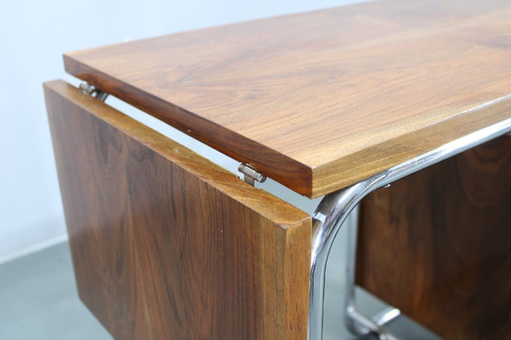 Image 1 of Escritorio infantil Bauhaus de los años 30 con hojas abatibles en nogal y cromo