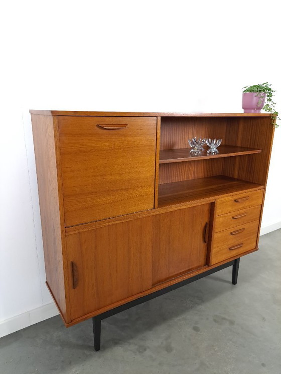 Image 1 of Armario de pared de teca con cajones, barra y patas negras