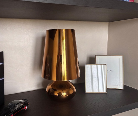 Kartell Cindy Oro Scuro, Lampade da tavolo, Plastica, Dorato (foto 3 di 5)