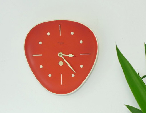 Vintage keukenklok, wandklok, Kienzle Duitsland, jaren 60/70, keramische klok in atoomtijdperkstijl