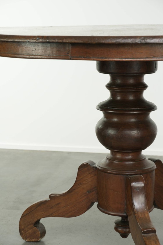 Beautiful subtle round rustic wooden dining table with a lovely appearance and a beautiful patina – Klassiek (photo 8 of 10)