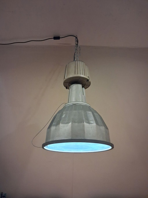 Lampe industrielle 3 pièces disponibles