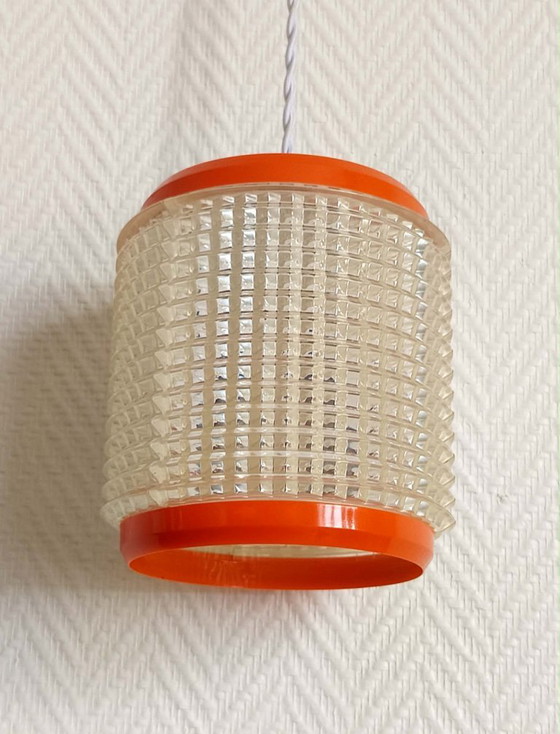 Space Age Orange Pendant Lamp 1970 – Plastic, Vintage (photo 7 of 11)