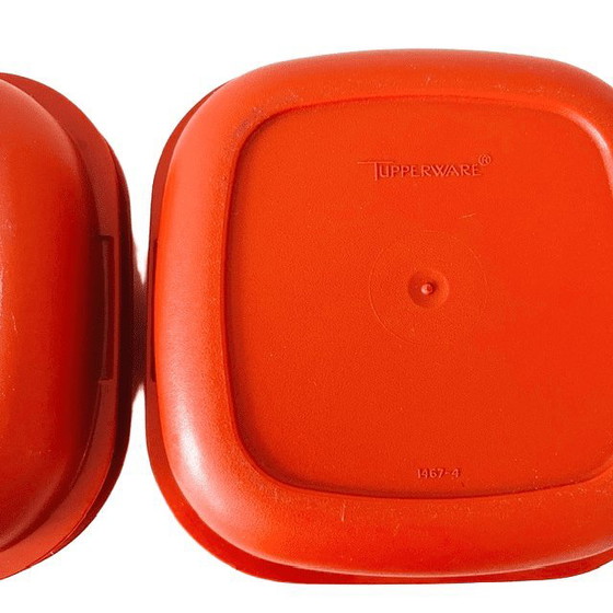 Image 1 of Vintage Tupperware set zes oogstkleur oranje roestbruine kommen opbergbakjes vershoudbakjes 1970's