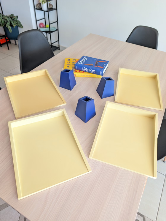 Image 1 of Clino dienbladenset van Kartell, ontworpen door Enzo Mari, in uitstekende staat.