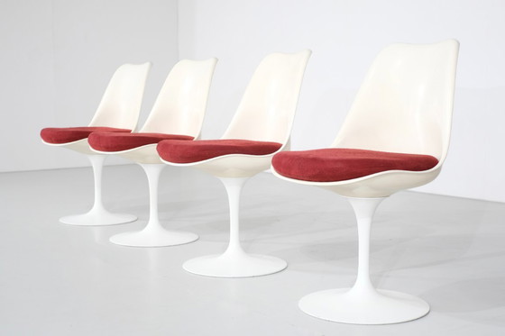 Image 1 of Set van 4 draaibare tulpstoelen van Eero Saarinen voor Knoll International - 1960