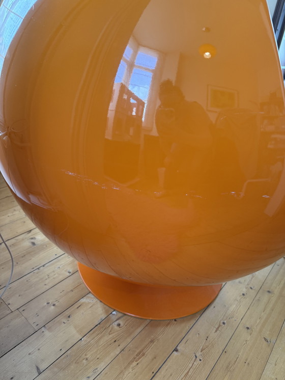 Image 1 of chaise boule orange