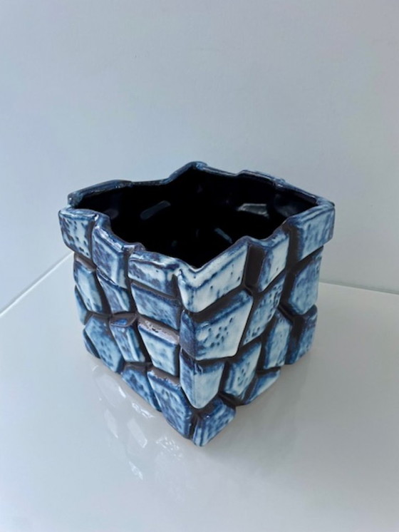 Image 1 of Square handmade flower pot with crackle design