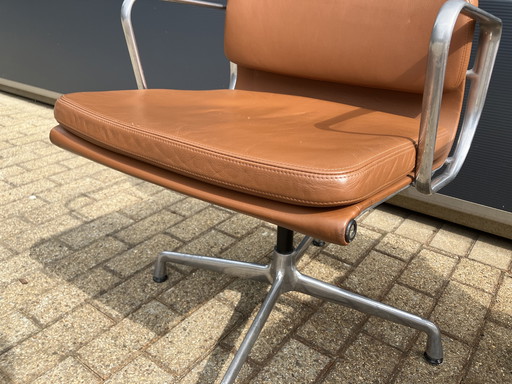1x Cognac lederen Vitra Bureaustoel EA208 Softpad