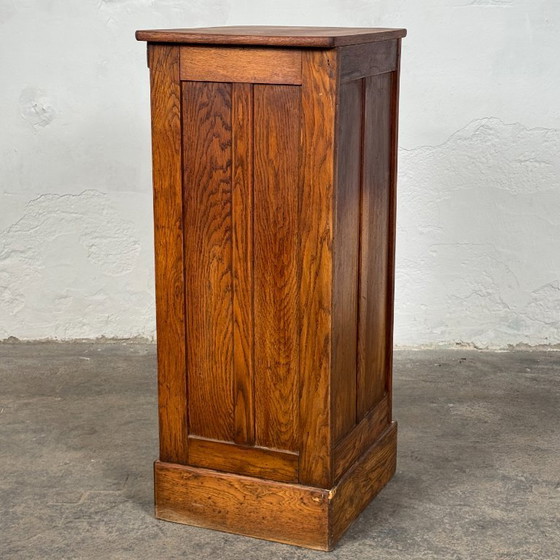 Image 1 of Eikenhouten Tambourvoorkast in de stijl van Károly Lingel, jaren 30