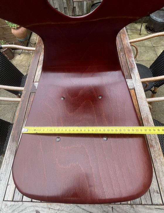 Image 1 of Chaire de l'école de design industriel Pagholz - Adam Stegner