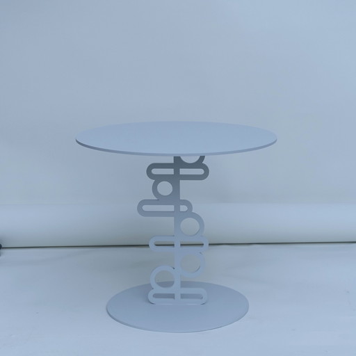 Side table Ken by Marcel Wanders for Quodes - Timeless Design in Light Gray RAL 7035