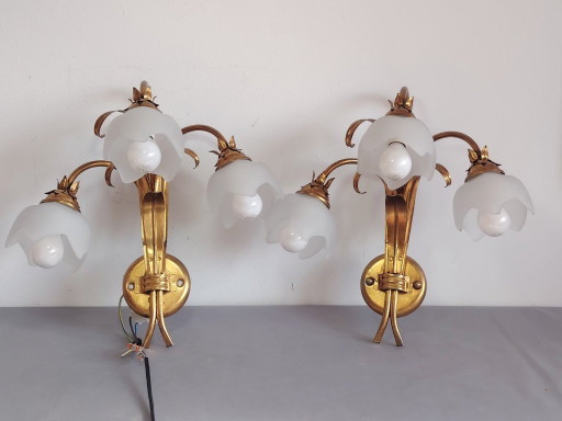 Vintage wandlamp (met wandarm) in Italiaanse Florentijnse stijl, gemaakt van smeedijzer.