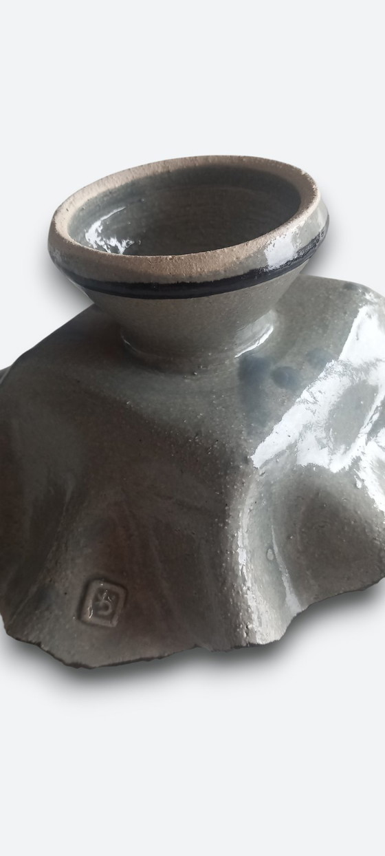 Image 1 of Studio ceramic bowl on foot with organic shape and gray glaze – signed studio mark