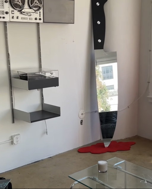 Gigantischer Messerspiegel