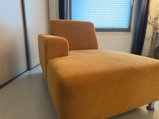 Image 1 of 2 Chaise longue giallo ocra
