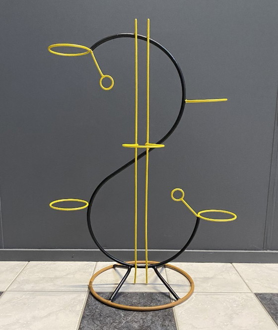 Image 1 of Présentoir à fleurs en métal à plusieurs niveaux en forme de dollar, années 1970