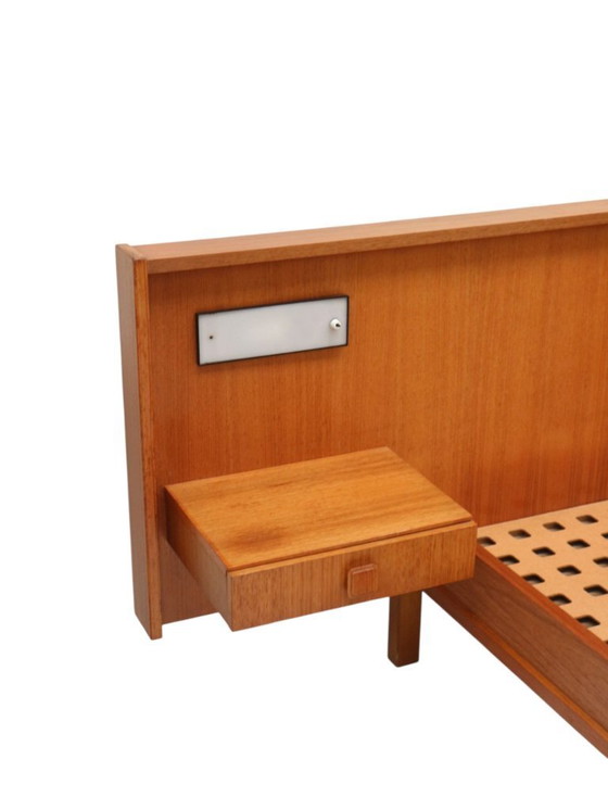Image 1 of Lit double vintage avec tables de chevet flottantes fabriqué dans les années 1960