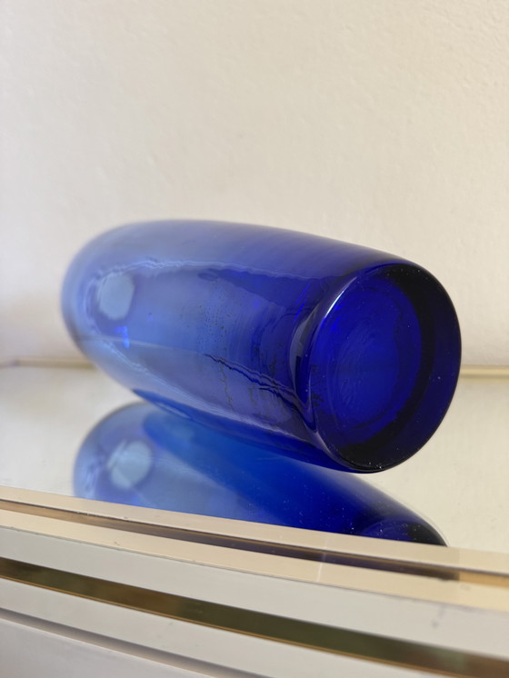 Image 1 of Blauwe iriserende kristallen vaas uit de jaren 80