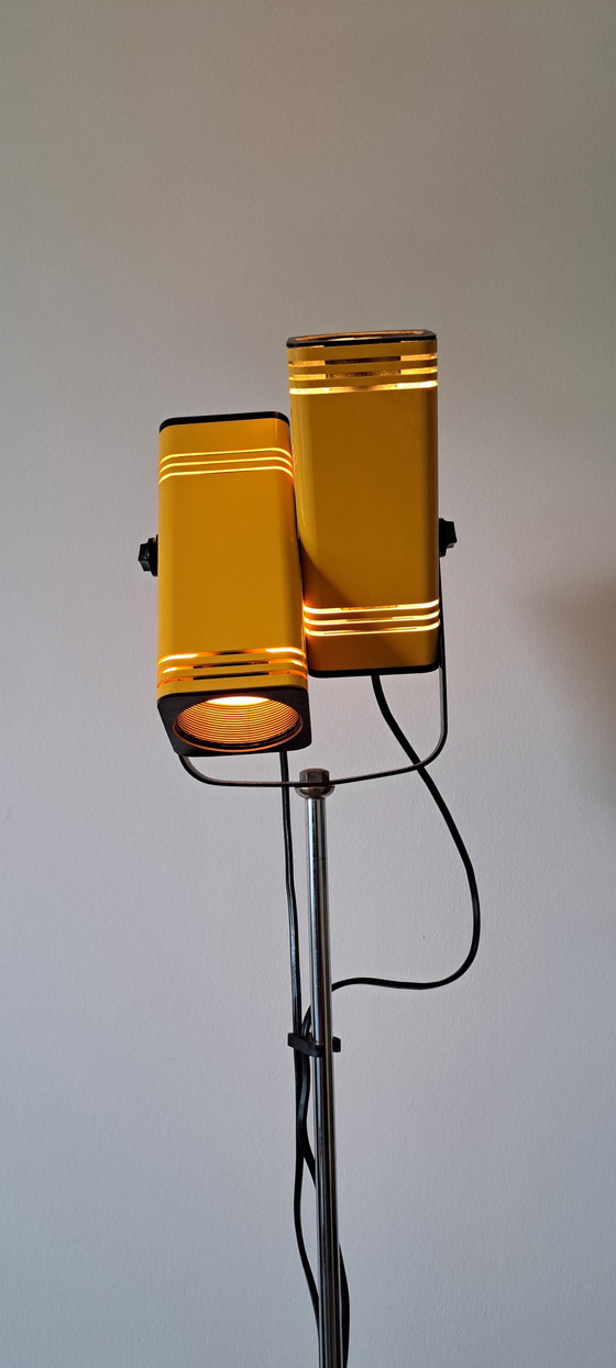Lampadaire vintage Space Age à double spot des années 70 – Jaune et Noir – Style FASE – Metal, Plastic (photo 2 of 12)