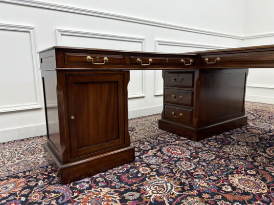 Original Globe Wernicke Corner Desk – Leather, Wood (photo 8 of 23)