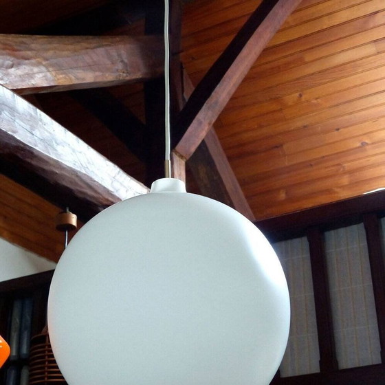 Lampada a sospensione scandinava vintage Louis Poulsen XL in vetro opalino, 40 cm – Lampade a sospensione (photo 5 of 6)