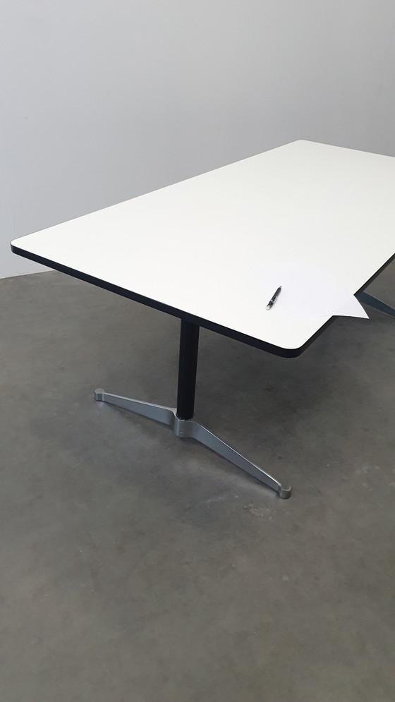 Image 1 of Table design Eames Vitra Herman Miller blanc xl